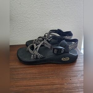 Chaco  Classic Women's Size 6 White Black Hiking Outdoor Sandals